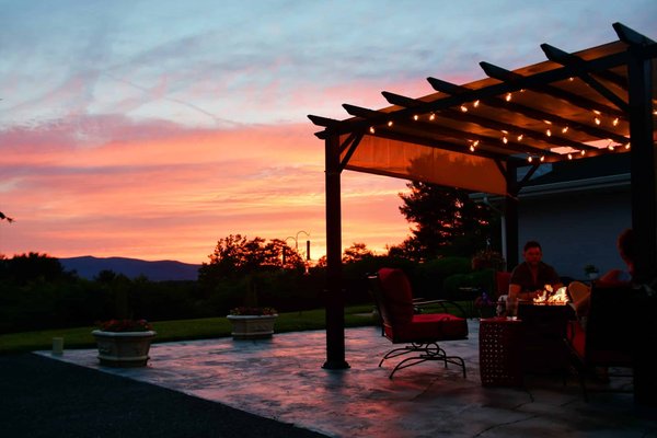 Optez pour une pergola haut de gamme pour embellir votre jardin à Six-Fours-les-Plages