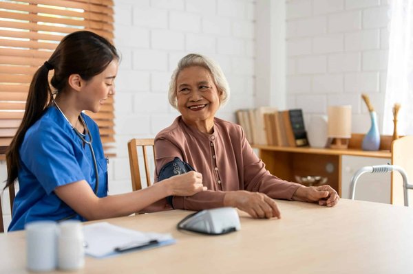 Votre parcours pour devenir aide soignant à Lille